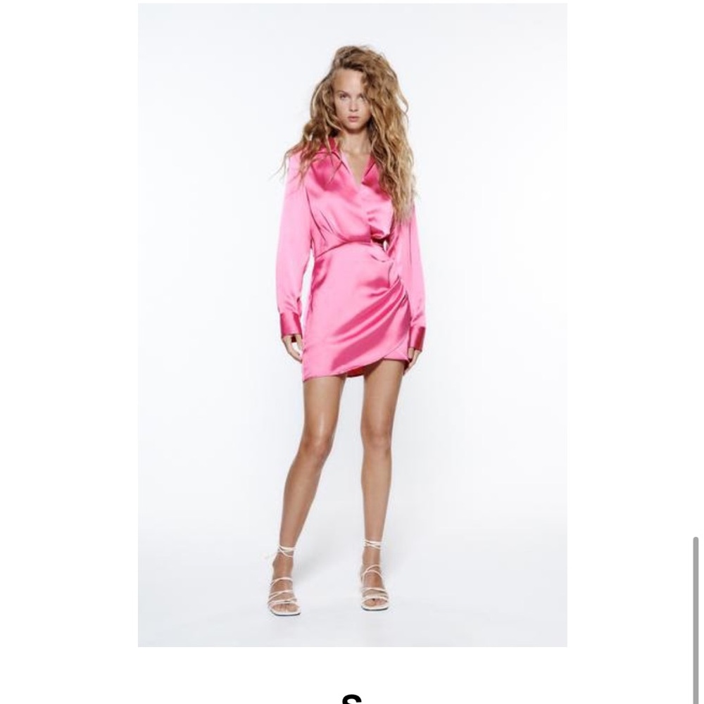 SHORT SATIN EFFECT DRESS